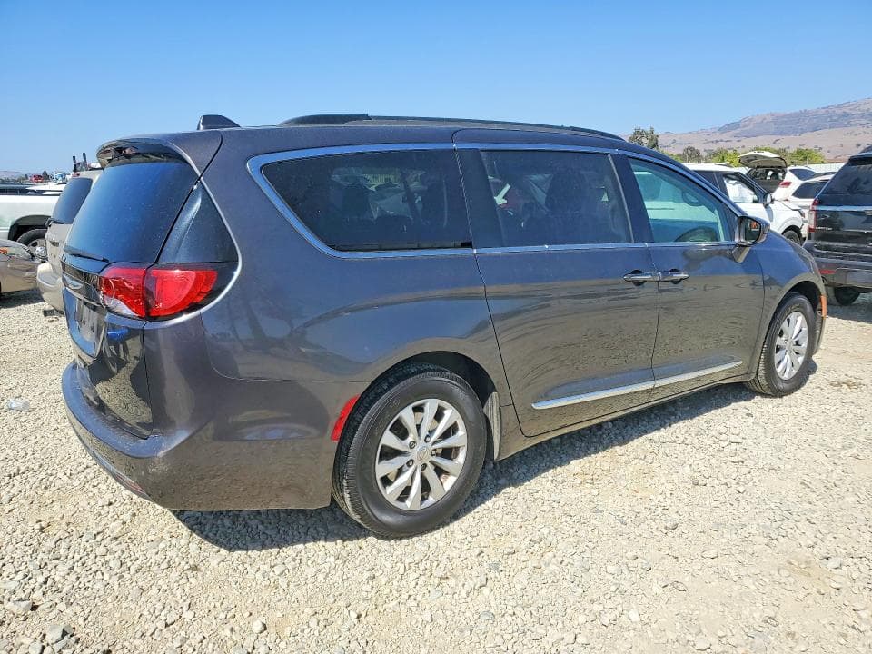 2017 CHRYSLER PACIFICA TOURING L 3