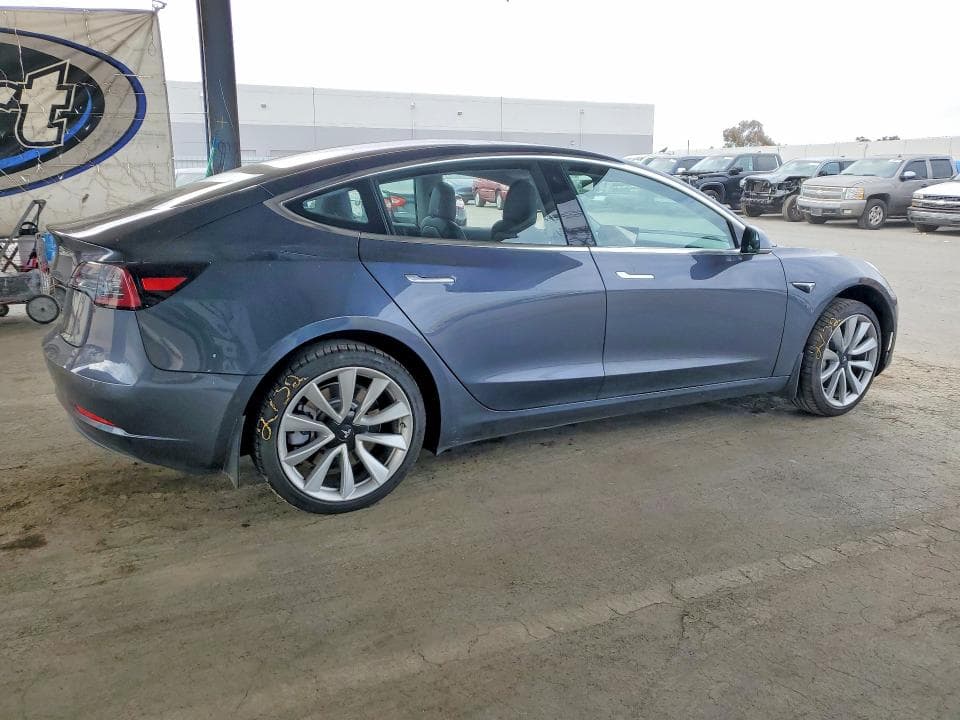 2018 TESLA MODEL 3 3
