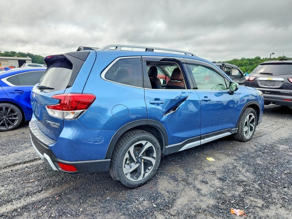 2024 SUBARU FORESTER TOURING 3