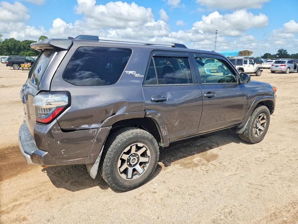 2018 TOYOTA 4RUNNER TRD OFF-ROAD 3
