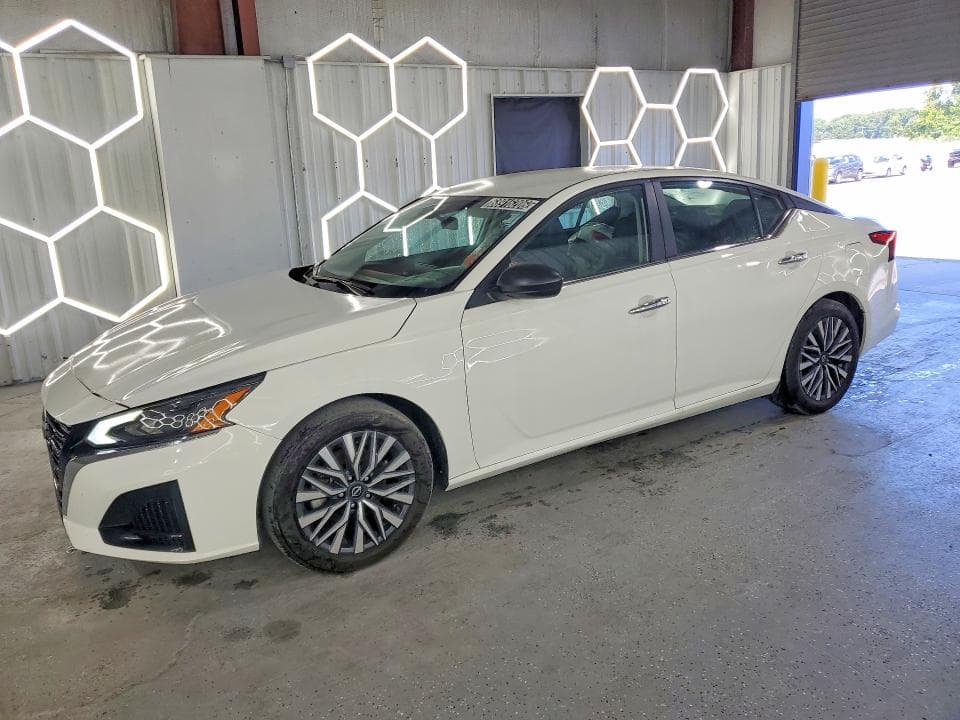 2025 NISSAN ALTIMA SV