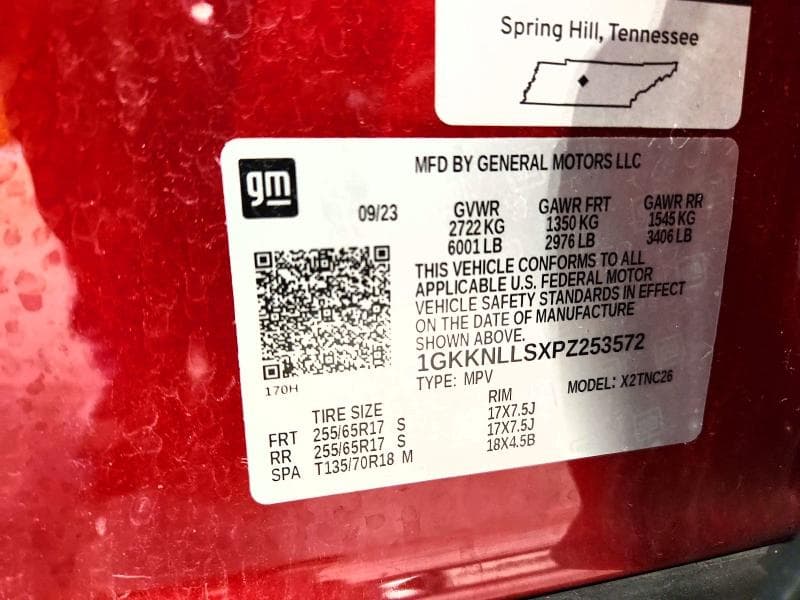 2023 GMC ACADIA AT4 13