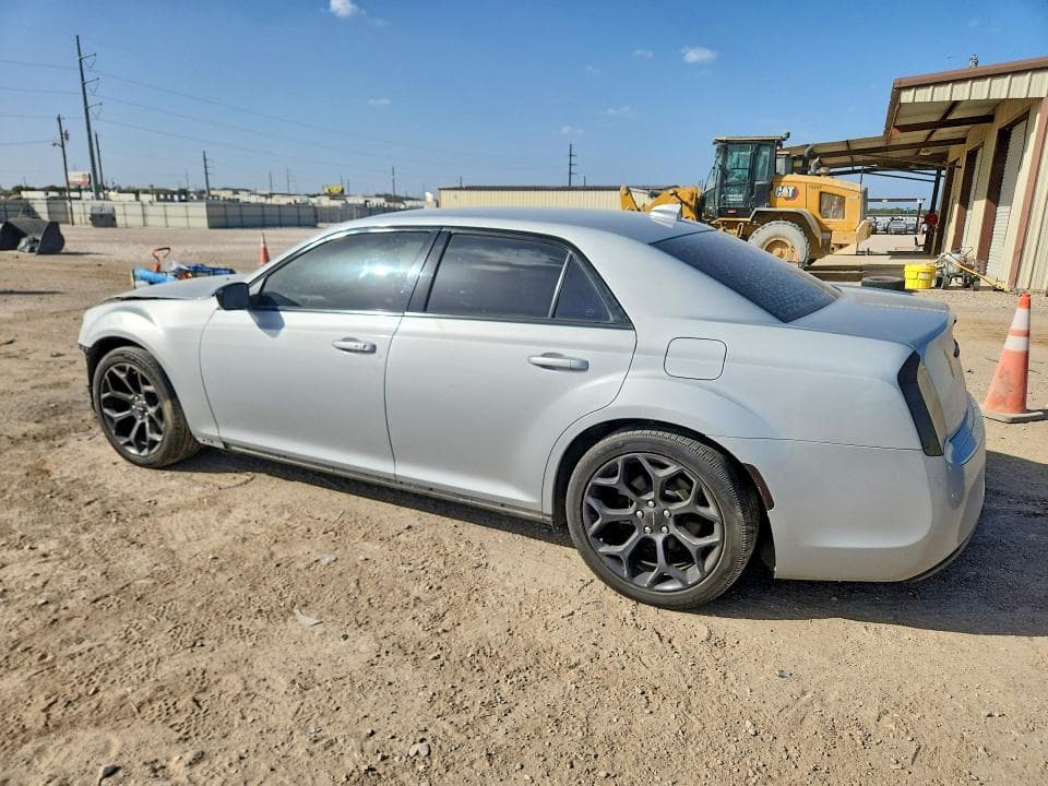 2019 CHRYSLER 300 TOURING 2