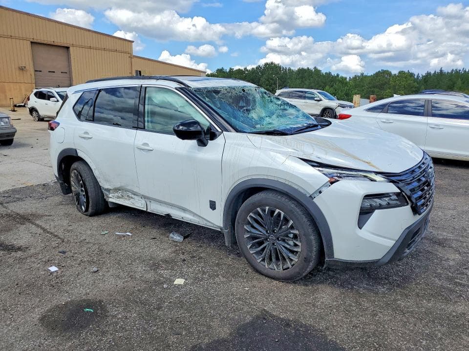 2026 NISSAN ROGUE DARK ARMOR 4
