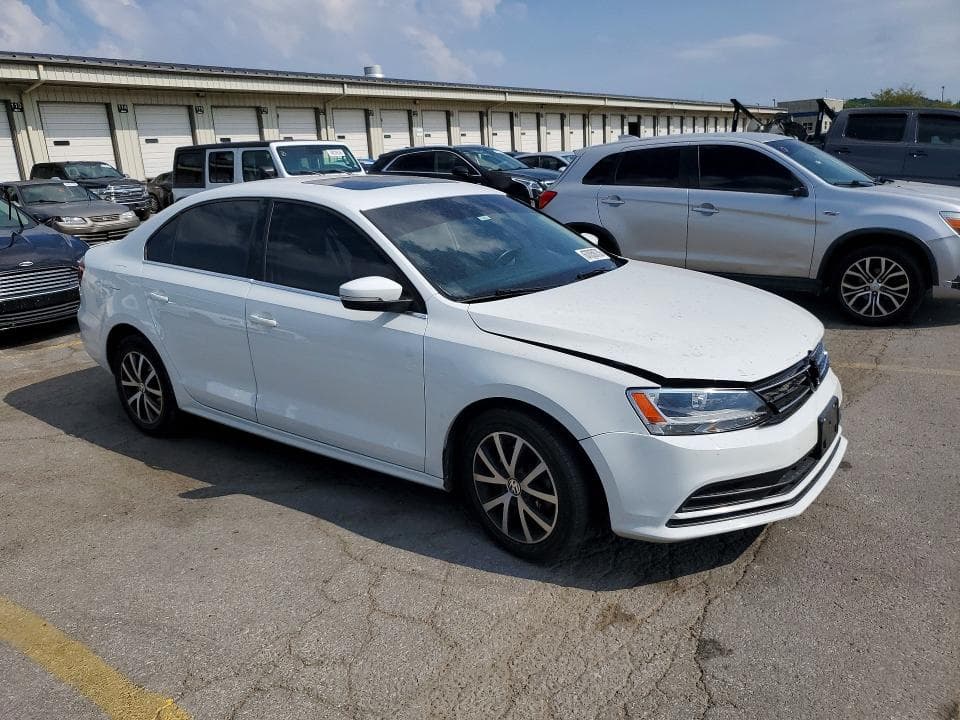 2017 VOLKSWAGEN JETTA SE 4