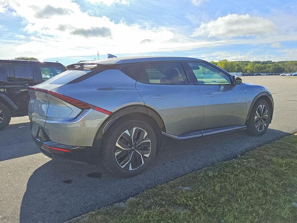 2024 KIA EV6 WIND 3
