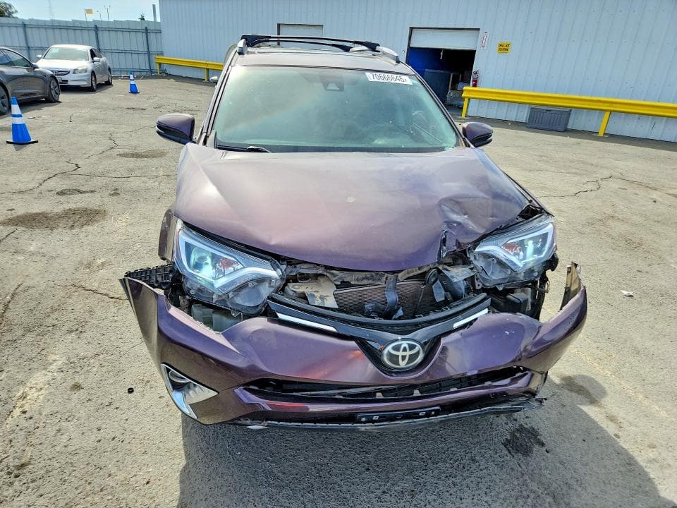 2017 TOYOTA RAV4 XLE 5