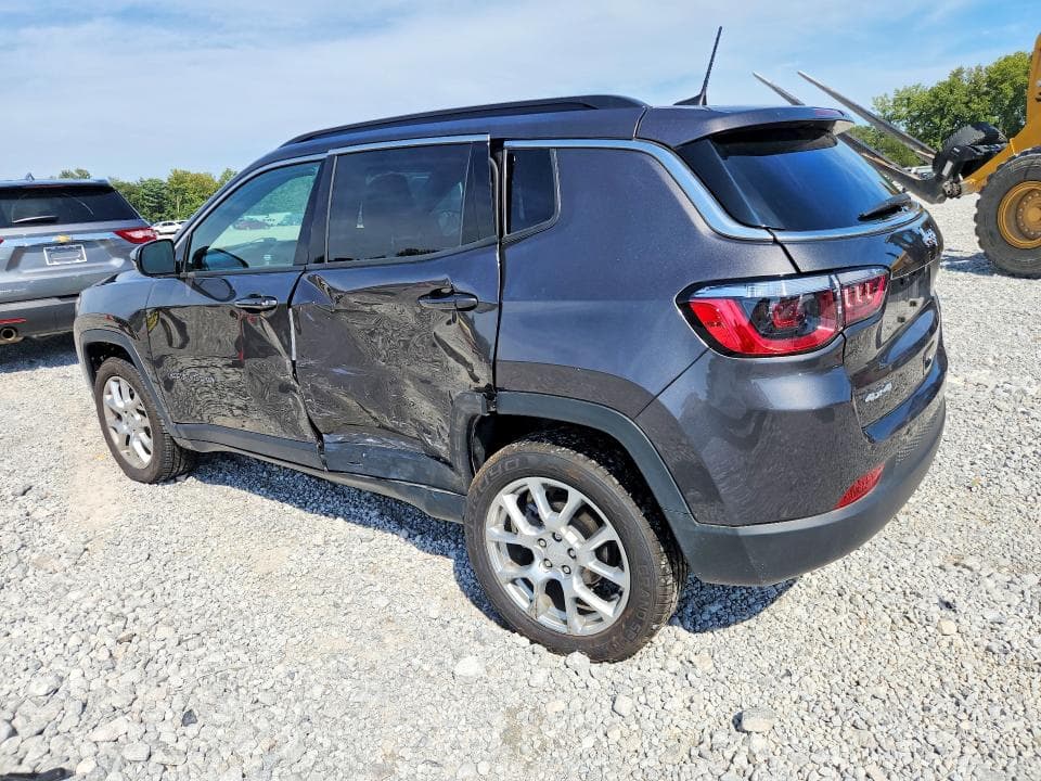 2023 JEEP COMPASS LATITUDE LUX 2