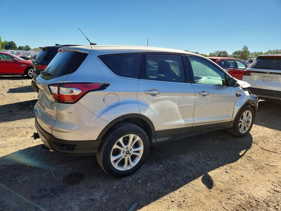 2017 FORD ESCAPE SE 3