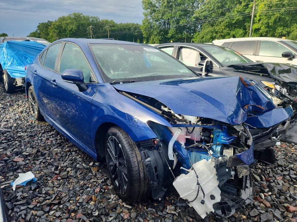 2026 TOYOTA CAMRY SE 4