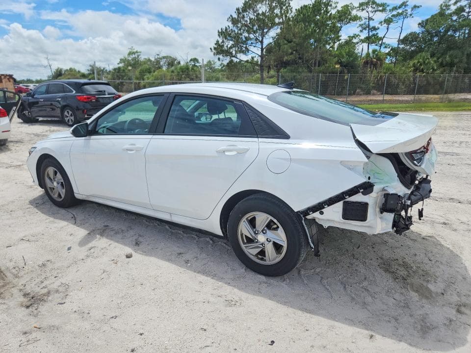 2025 HYUNDAI ELANTRA SE 2