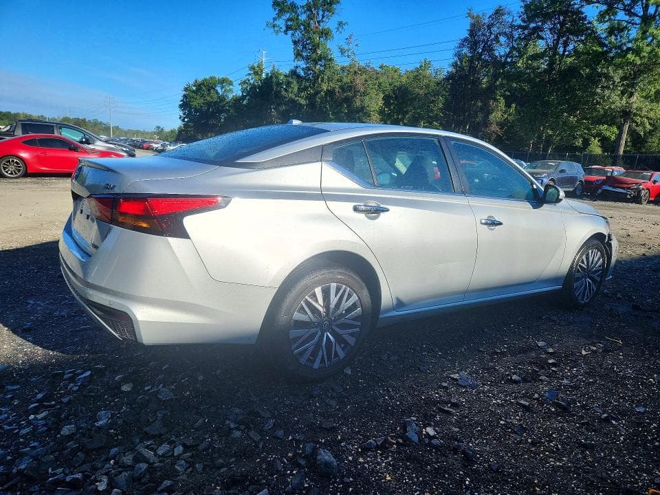 2023 NISSAN ALTIMA SV 3