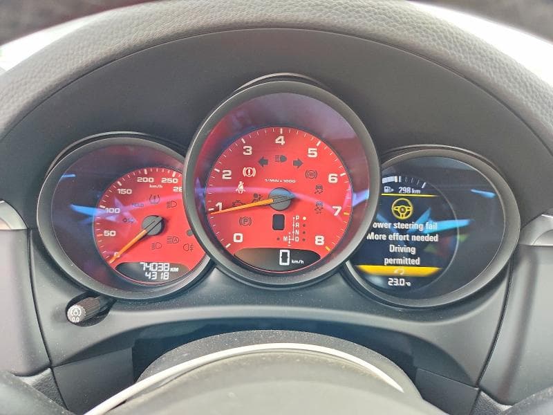 2021 PORSCHE MACAN 9