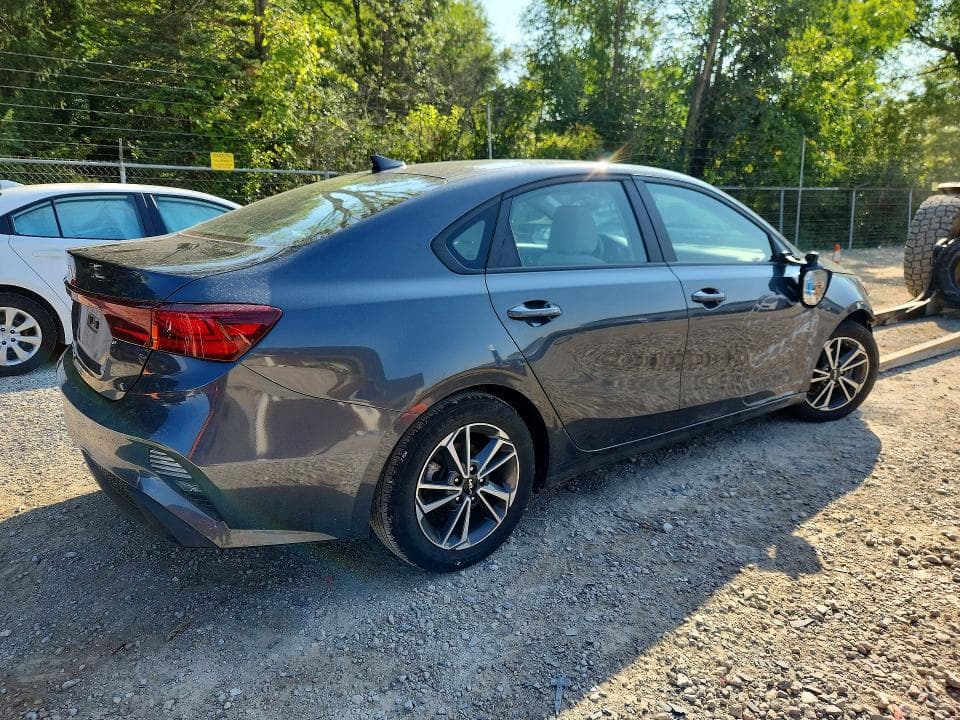 2022 KIA FORTE LXS 3
