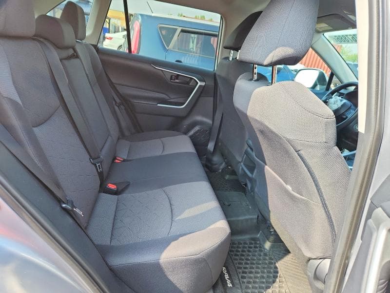 2019 TOYOTA RAV4 LE 11