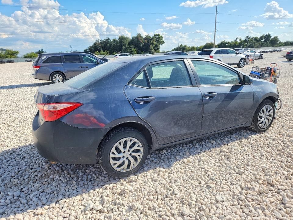 2017 TOYOTA COROLLA LE 3
