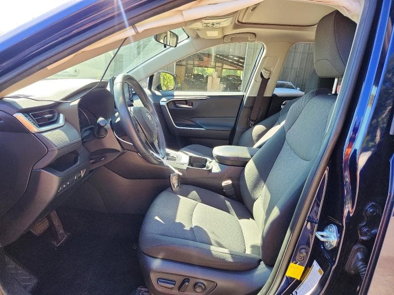 2019 TOYOTA RAV4 XLE 7