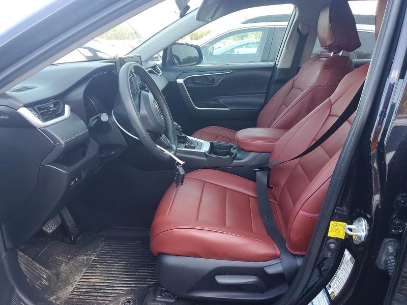 2021 TOYOTA RAV4 LE 7