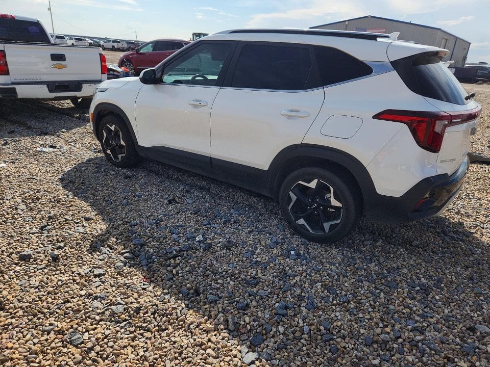 2024 KIA SELTOS EX 2