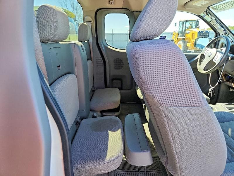 2017 NISSAN FRONTIER S 10