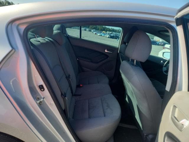 2017 KIA FORTE LX 10