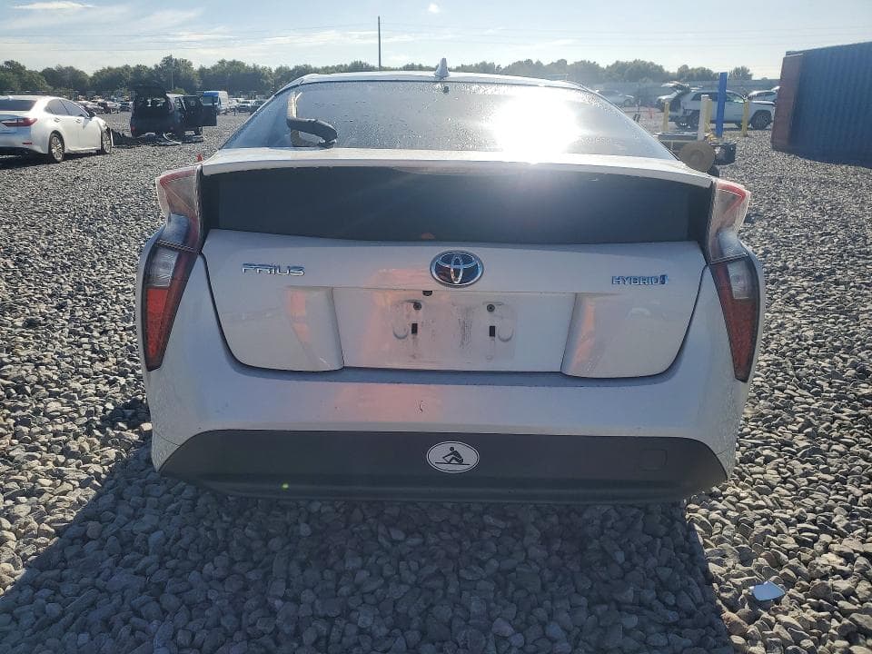 2017 TOYOTA PRIUS TWO 6