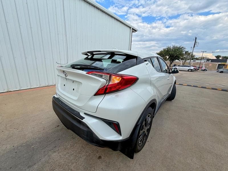 2019 TOYOTA C-HR LE 4