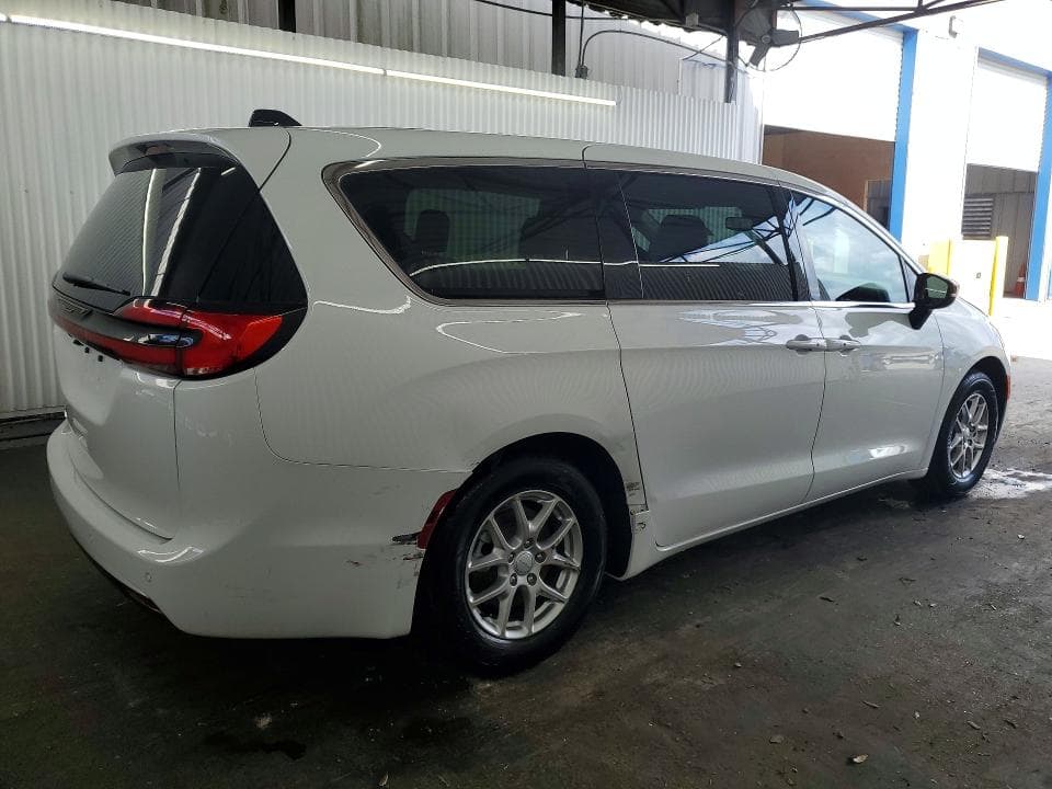 2027 CHRYSLER PACIFICA SELECT 3