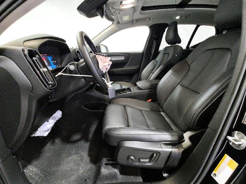 2026 VOLVO XC40 PLUS 7