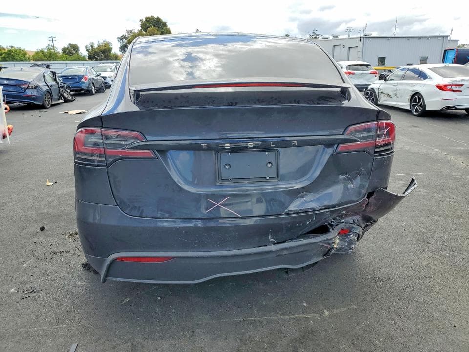 2025 TESLA MODEL X 6