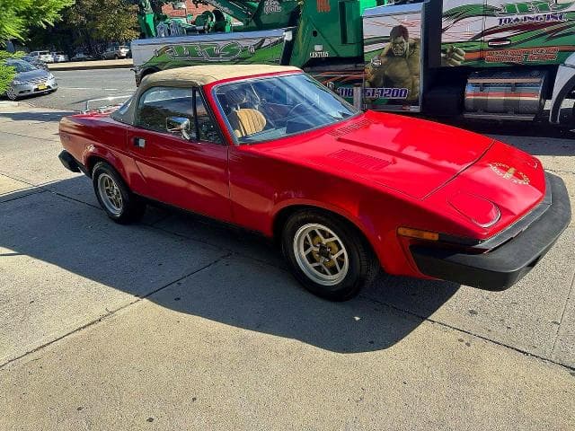 1980 TRIUMPH CAR TR-7