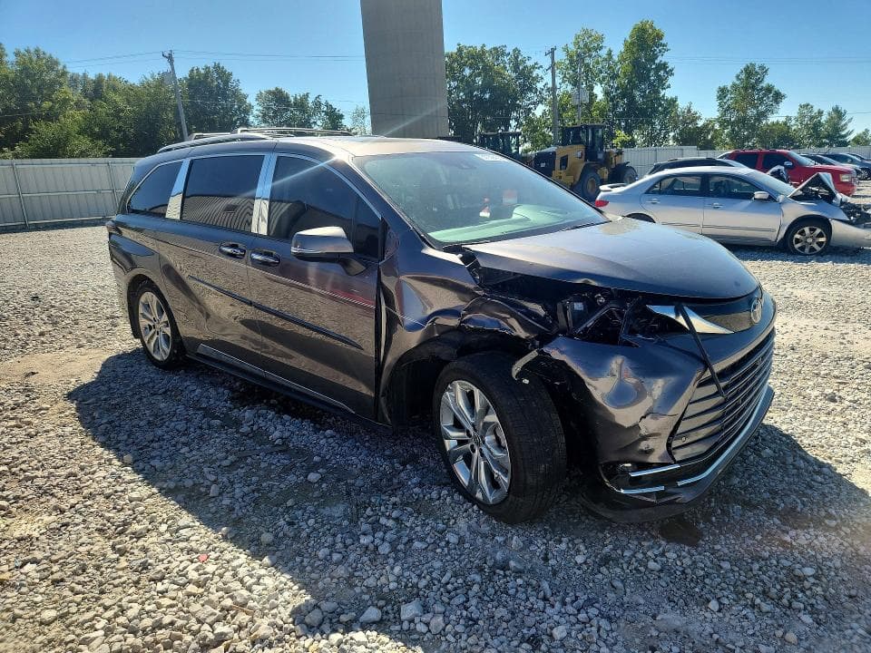 2024 TOYOTA SIENNA PLATINUM 7-PASSENGER 4