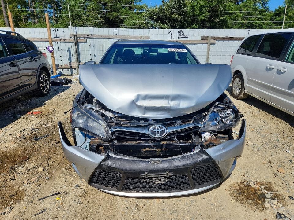 2017 TOYOTA CAMRY SE 5