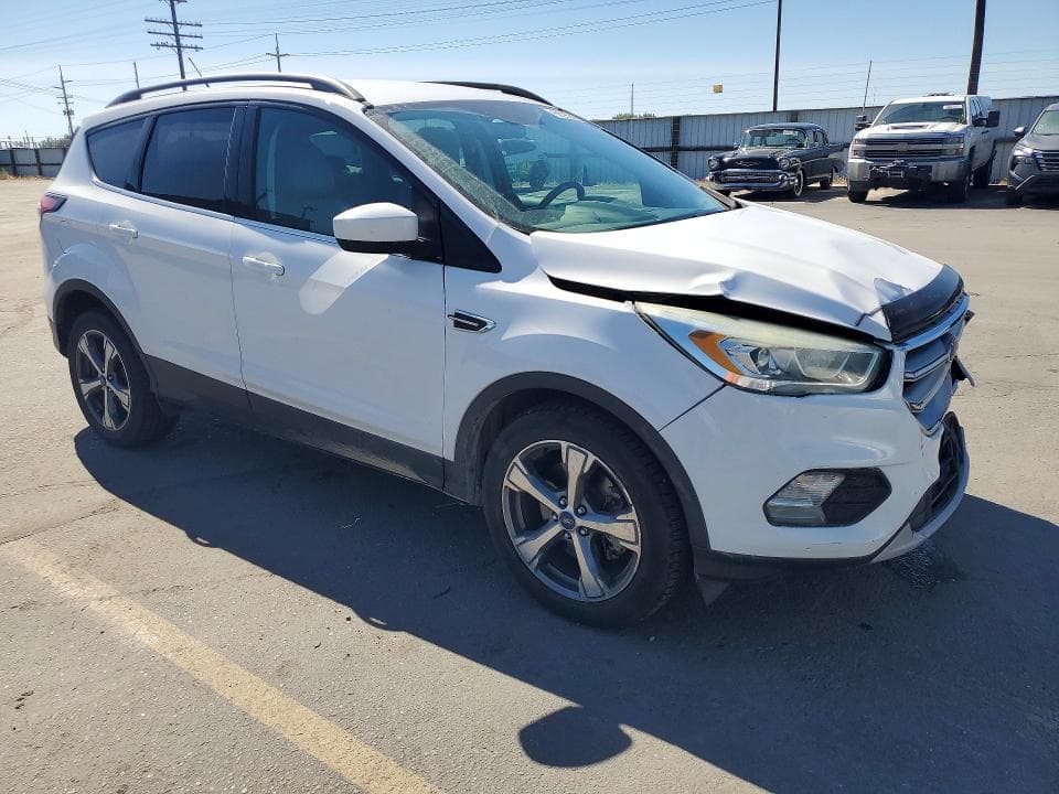 2017 FORD ESCAPE SE 4