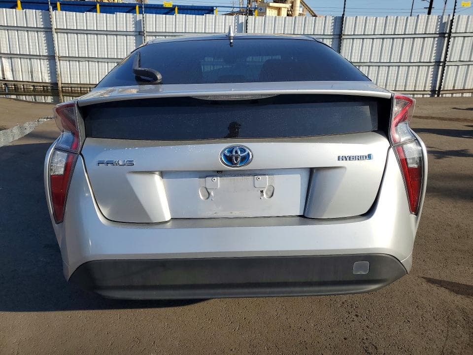 2017 TOYOTA PRIUS TWO 6