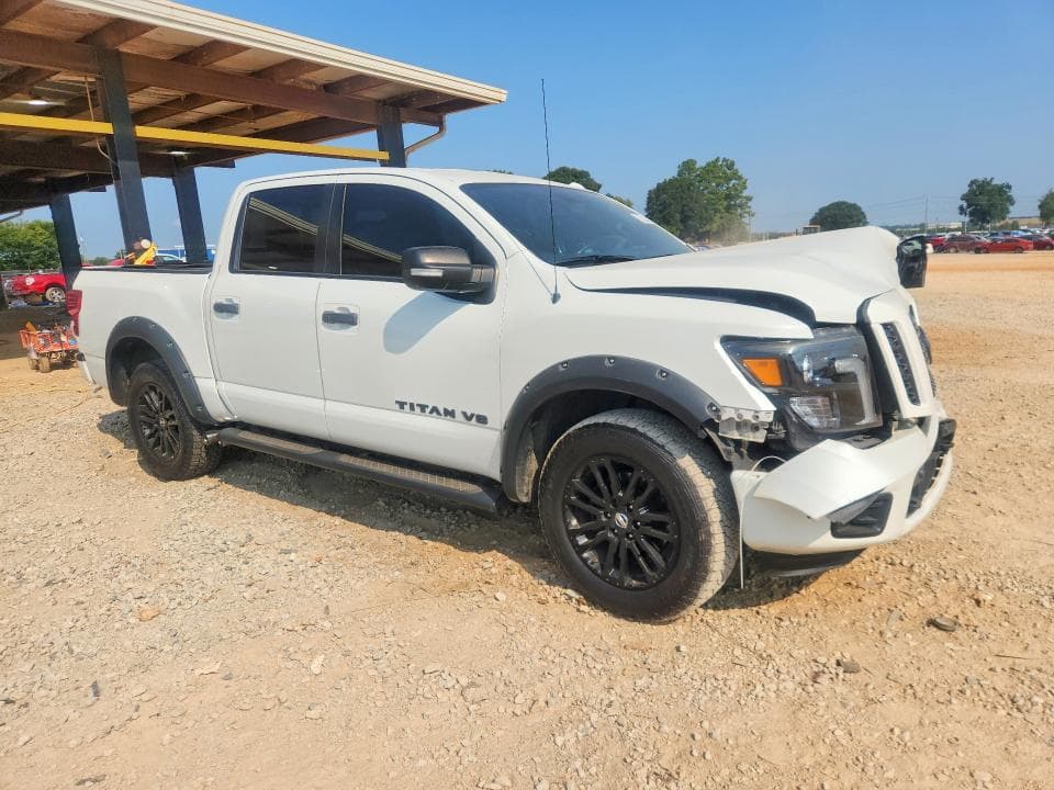 2018 NISSAN TITAN SL 4