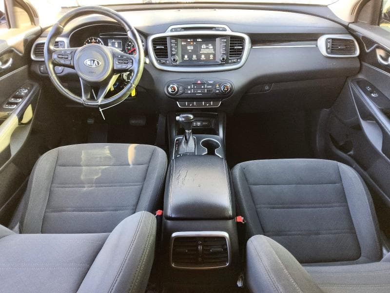 2017 KIA SORENTO LX 8