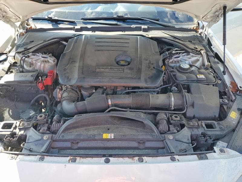 2017 JAGUAR XE PRESTIGE 11