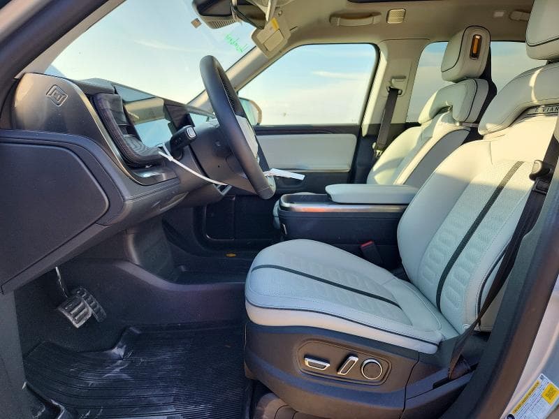 2025 RIVIAN R1T ADVENTURE 7