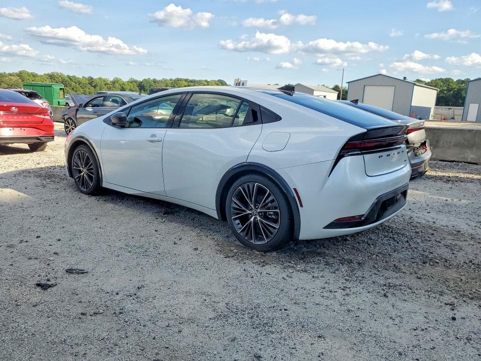 2026 TOYOTA PRIUS XLE 2