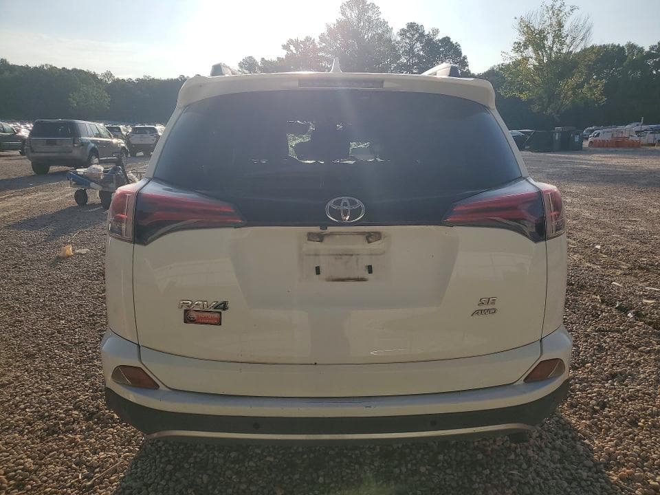 2017 TOYOTA RAV4 SE 6