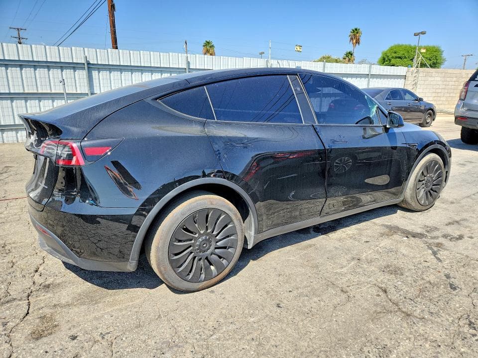 2023 TESLA MODEL Y 3