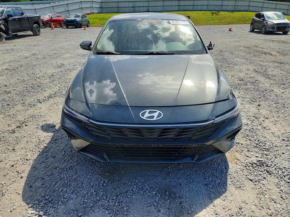 2024 HYUNDAI ELANTRA SE 5
