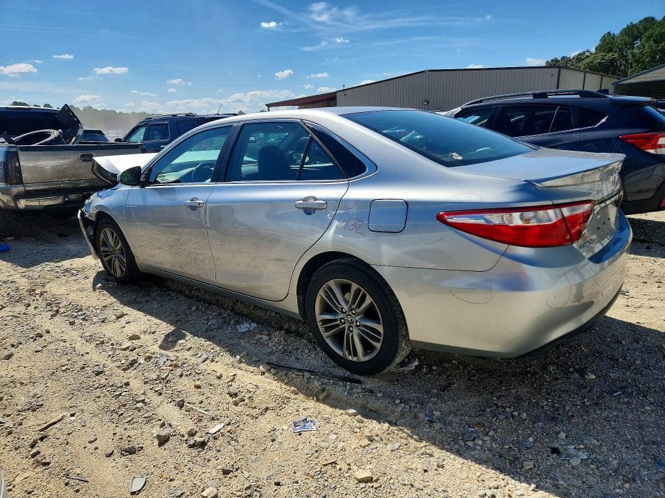 2017 TOYOTA CAMRY SE 2