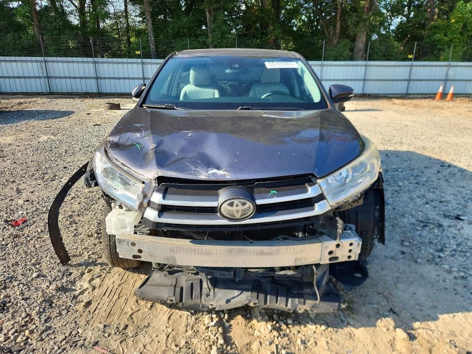 2017 TOYOTA HIGHLANDER LE 5