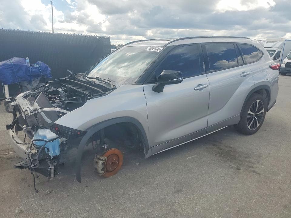 2022 TOYOTA HIGHLANDER XSE