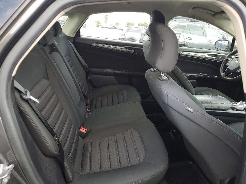 2019 FORD FUSION SE 10