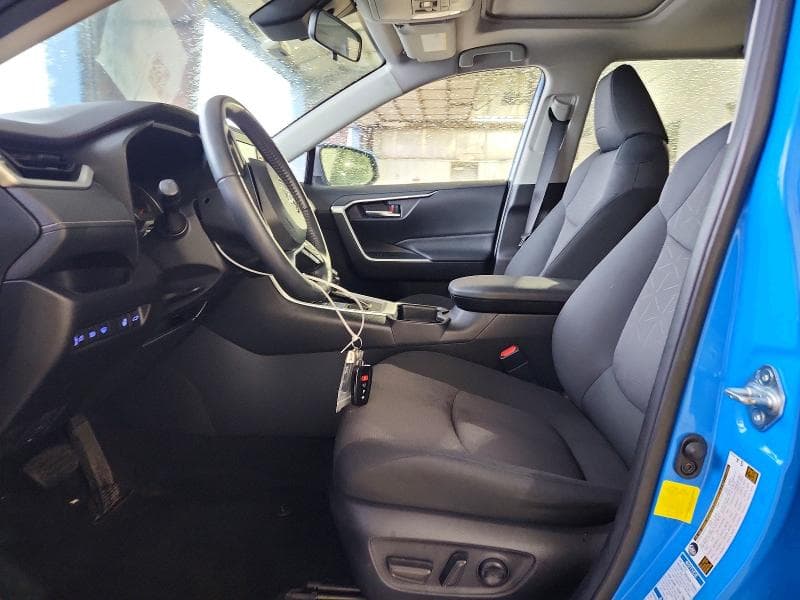 2019 TOYOTA RAV4 XLE 7