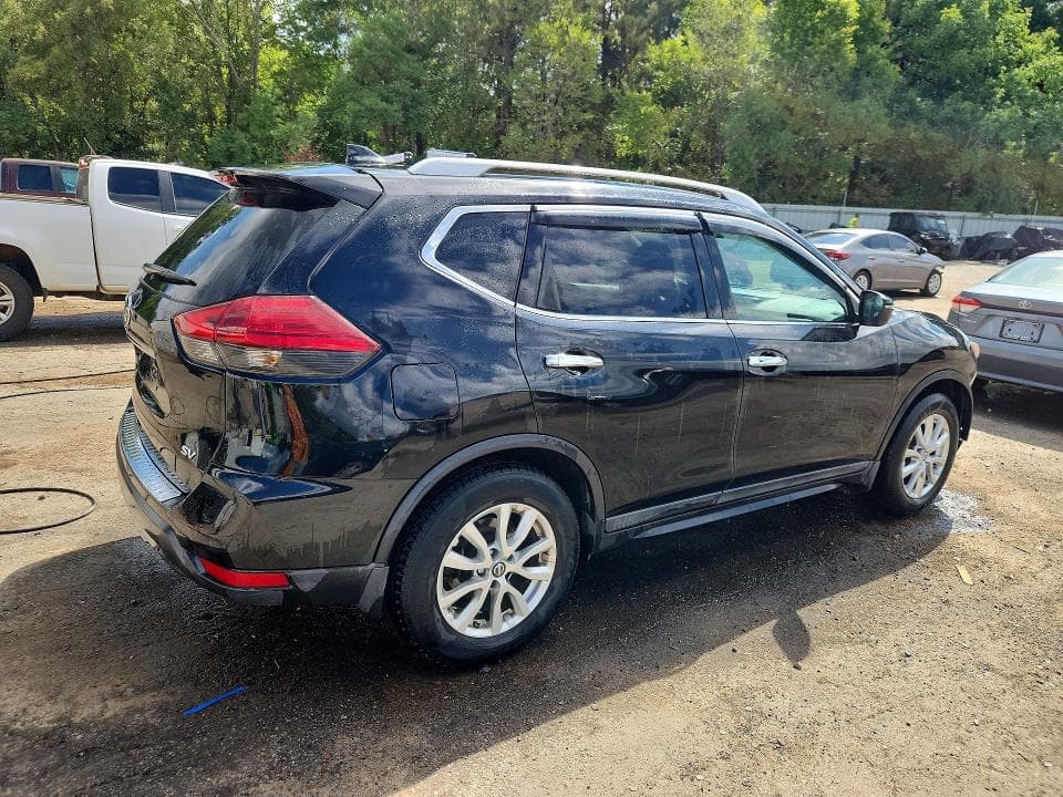2017 NISSAN ROGUE SV 3