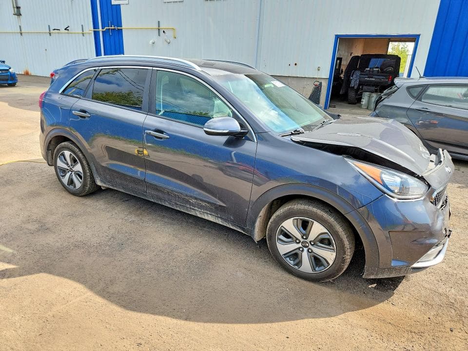 2018 KIA NIRO EX 4